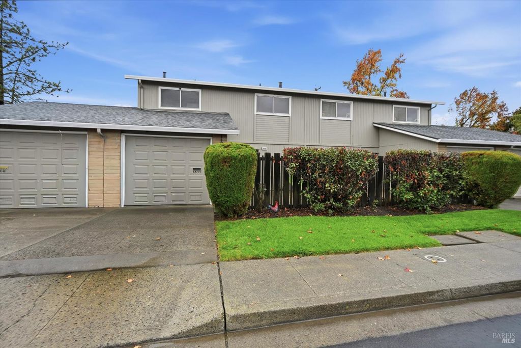 1633 Montana Vista St, Lakeport, CA 95453
