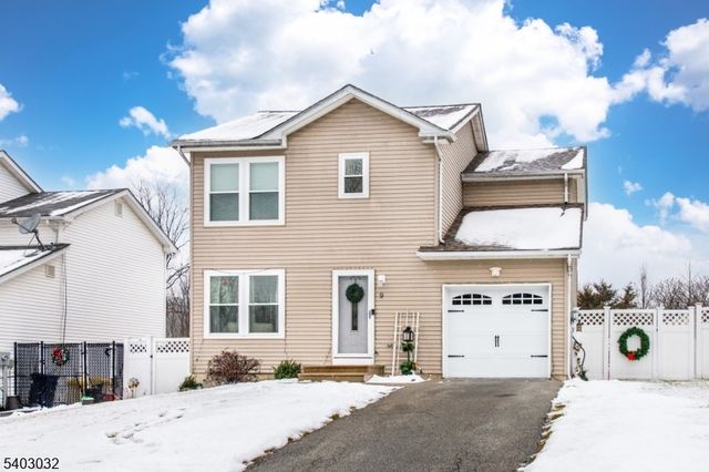 9 Michael Ct, Hamburg Boro, NJ 07419