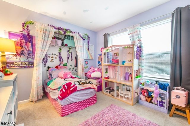 9 Michael Ct, Hamburg Boro, NJ 07419