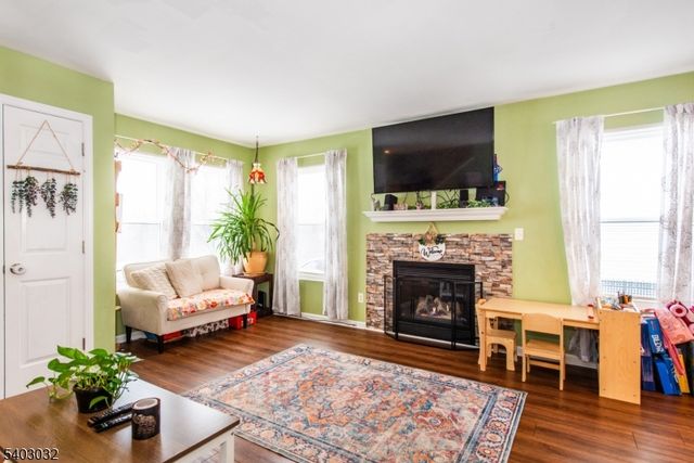 9 Michael Ct, Hamburg Boro, NJ 07419