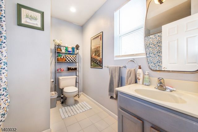 9 Michael Ct, Hamburg Boro, NJ 07419