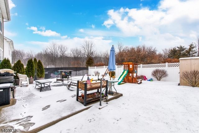 9 Michael Ct, Hamburg Boro, NJ 07419