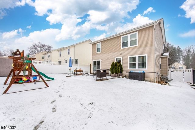 9 Michael Ct, Hamburg Boro, NJ 07419