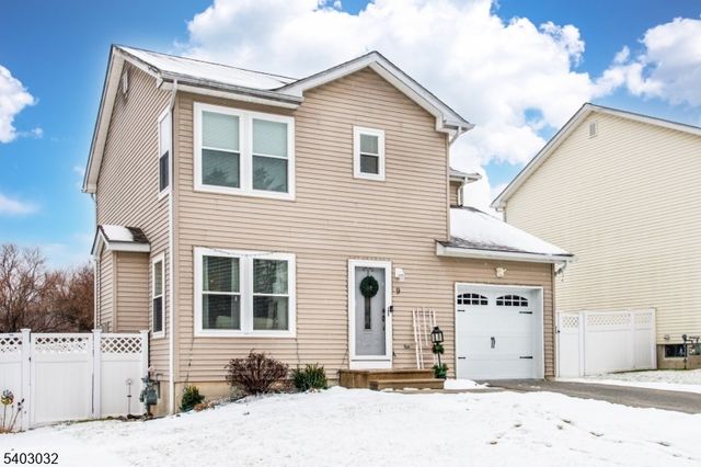 9 Michael Ct, Hamburg Boro, NJ 07419