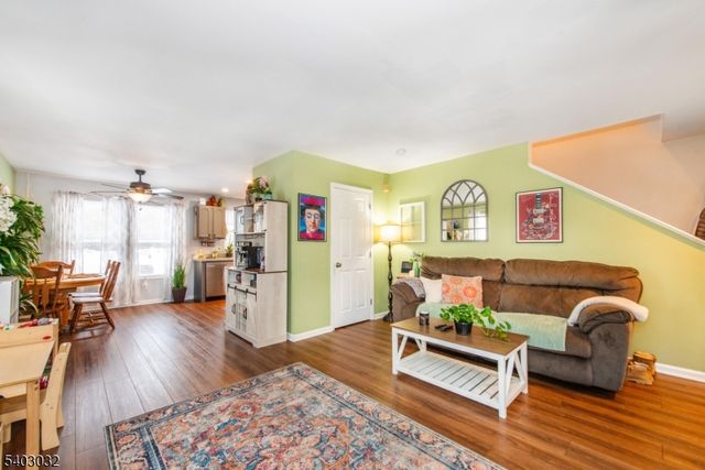 9 Michael Ct, Hamburg Boro, NJ 07419