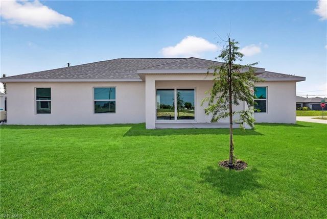1135 NW 8th PL, Cape Coral, FL 33993