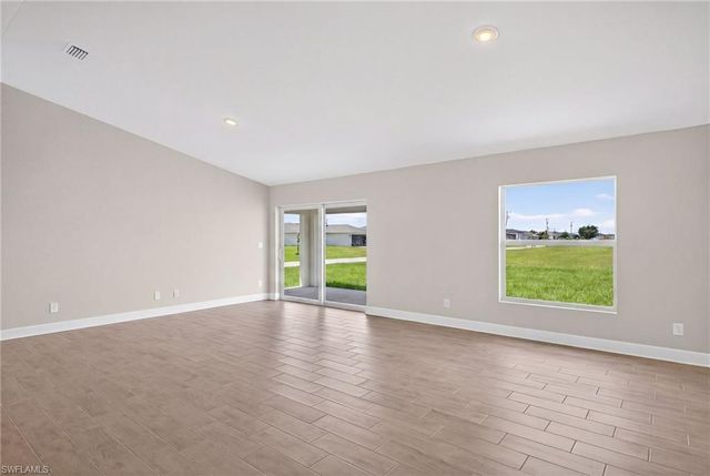 1135 NW 8th PL, Cape Coral, FL 33993