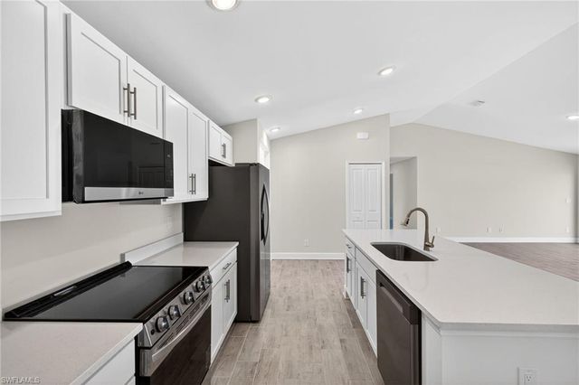 1135 NW 8th PL, Cape Coral, FL 33993