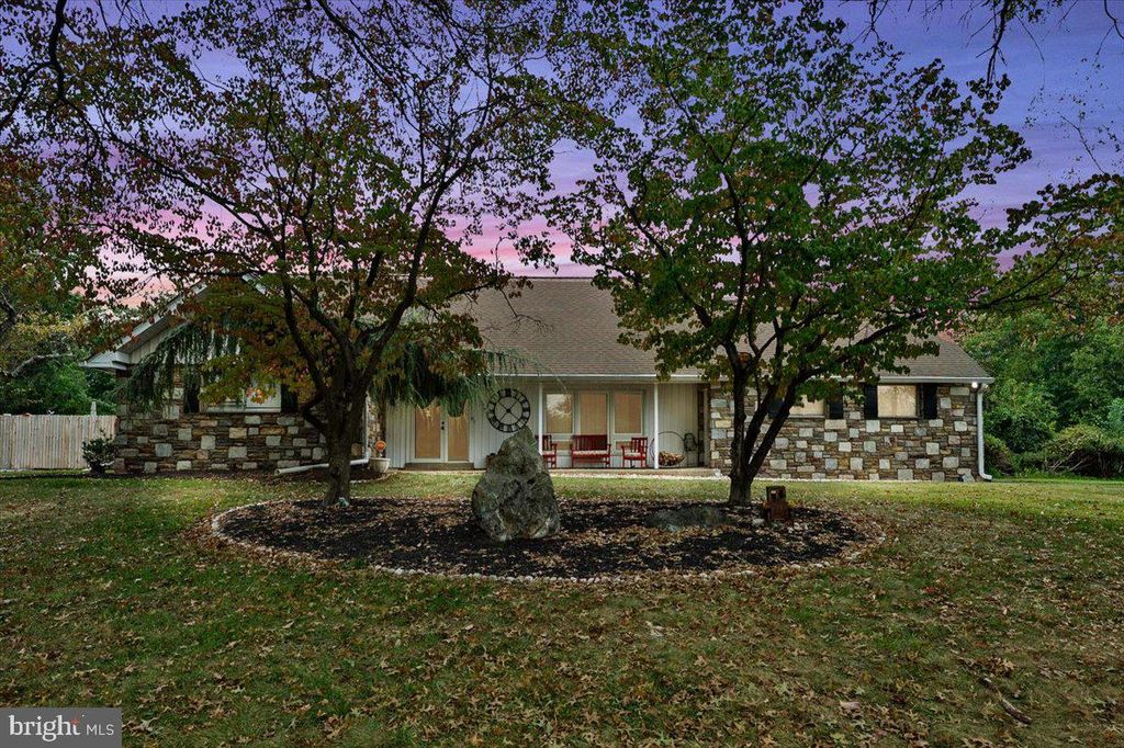 1653 BRIDLE PATH DR, Lansdale, PA 19446