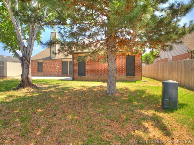 8824 N 130th East Avenue, Owasso, OK 74055