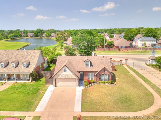 8824 N 130th East Avenue, Owasso, OK 74055