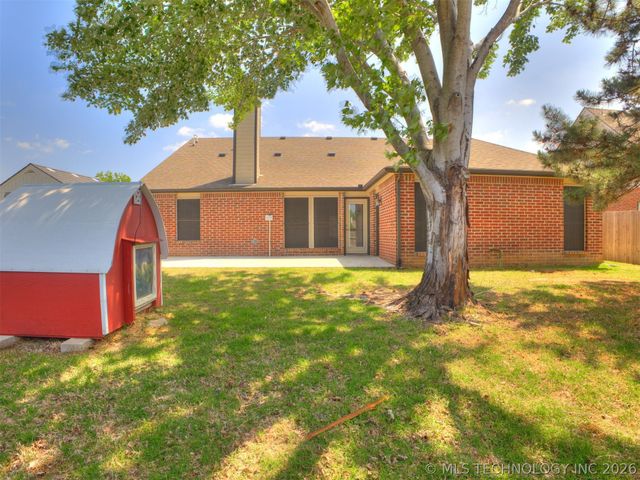 8824 N 130th East Avenue, Owasso, OK 74055