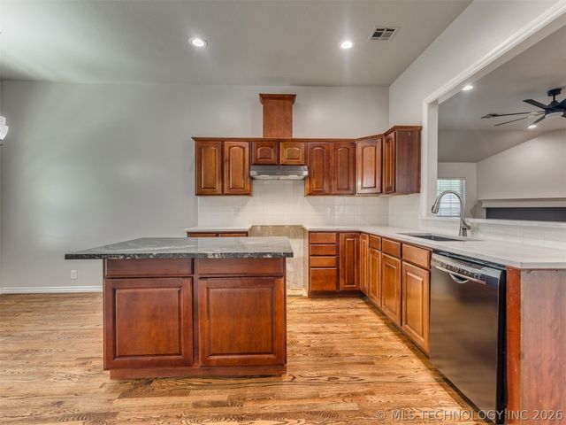 8824 N 130th East Avenue, Owasso, OK 74055