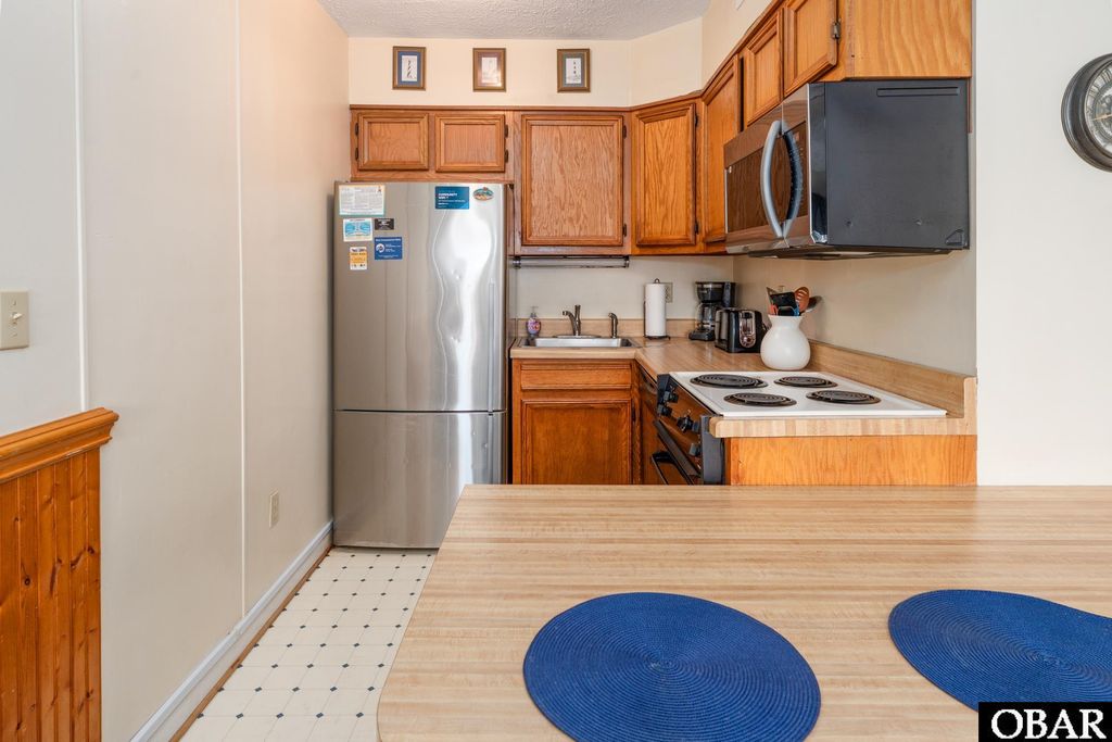 Image 9 of property listing at 117 Sea Colony Dr # 209, Duck, NC 27949