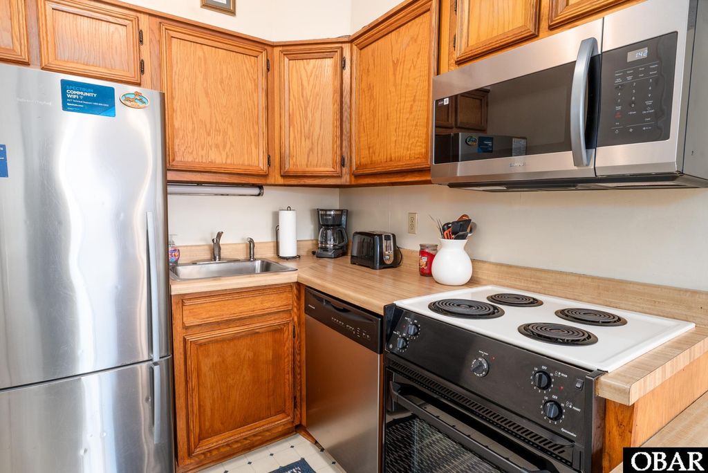 Image 10 of property listing at 117 Sea Colony Dr # 209, Duck, NC 27949