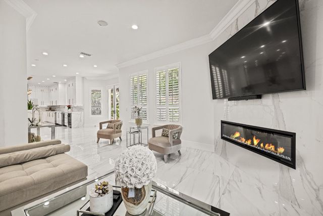 318 Canyon Falls, Folsom, CA 95630