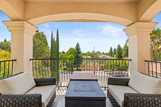 318 Canyon Falls, Folsom, CA 95630