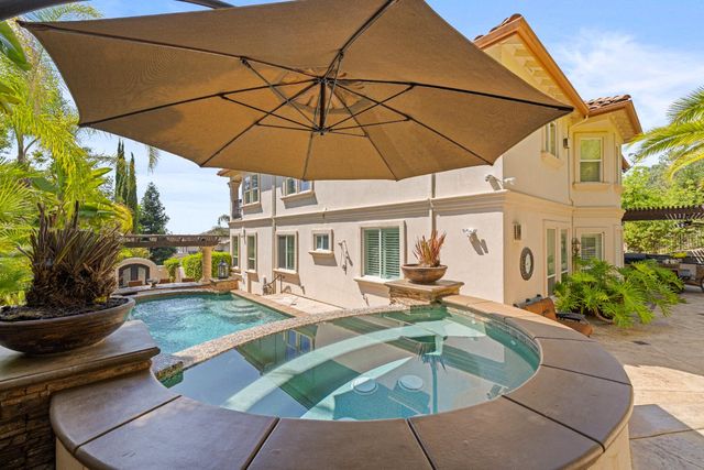 318 Canyon Falls, Folsom, CA 95630