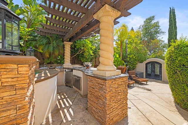 318 Canyon Falls, Folsom, CA 95630