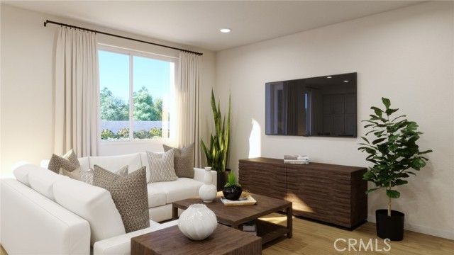 7018 Solara Way, Westminster, CA 92683