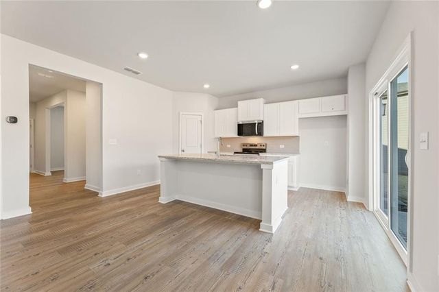 8055 Dickens Drive, Fairburn, GA 30213