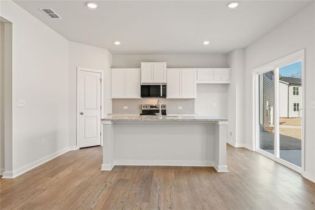8055 Dickens Drive, Fairburn, GA 30213