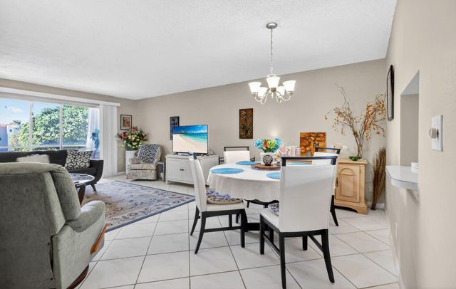 330 NE 26th Avenue 318, Boynton Beach, FL 33435