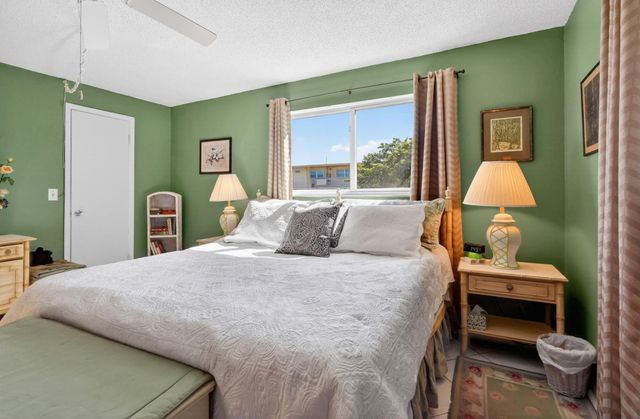 330 NE 26th Avenue 318, Boynton Beach, FL 33435