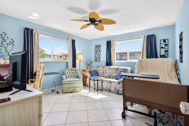 330 NE 26th Avenue 318, Boynton Beach, FL 33435