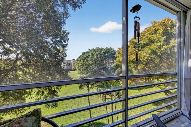 330 NE 26th Avenue 318, Boynton Beach, FL 33435