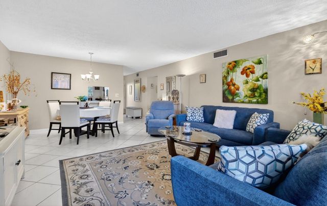 330 NE 26th Avenue 318, Boynton Beach, FL 33435