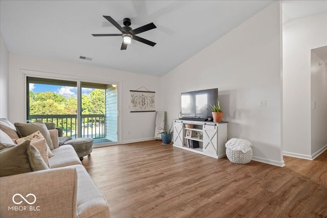 12519 Timber Creek Drive UNIT 11, Carmel, IN 46032