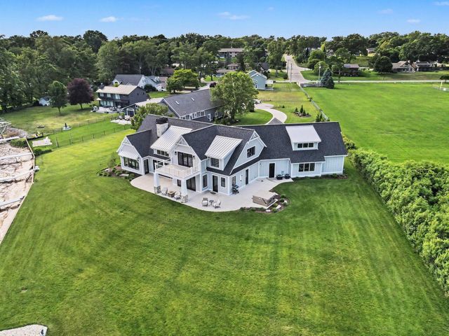 1019 Moorings Court, Muskegon, MI 49445