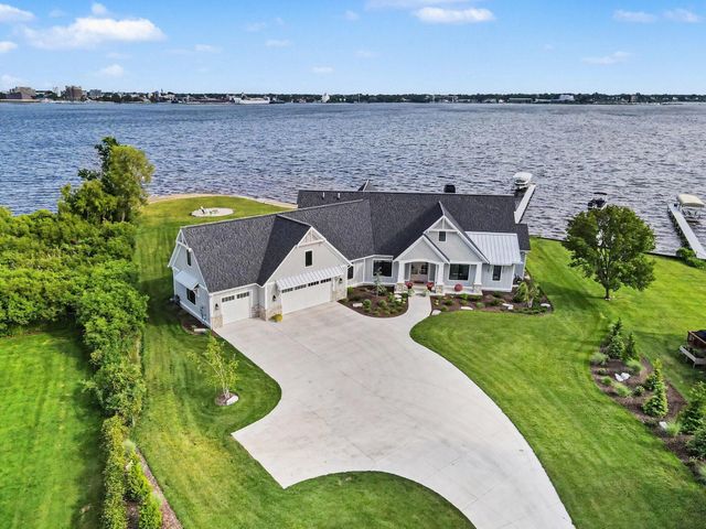 1019 Moorings Court, Muskegon, MI 49445