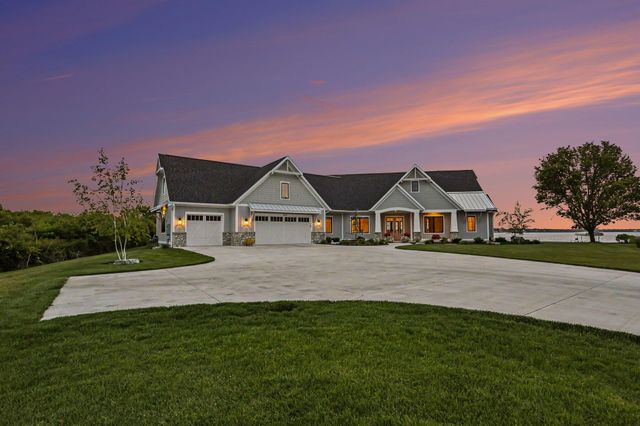 1019 Moorings Court, Muskegon, MI 49445