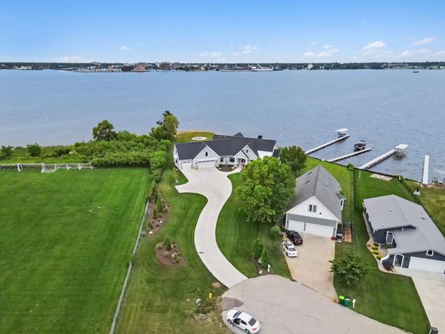 1019 Moorings Court, Muskegon, MI 49445
