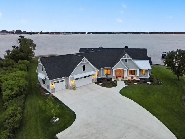1019 Moorings Court, Muskegon, MI 49445