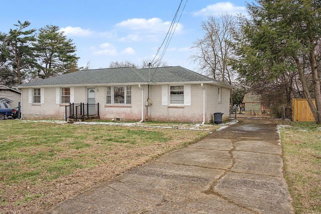 108 Lucinda Ln, Hendersonville, TN 37075