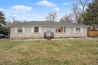 108 Lucinda Ln, Hendersonville, TN 37075