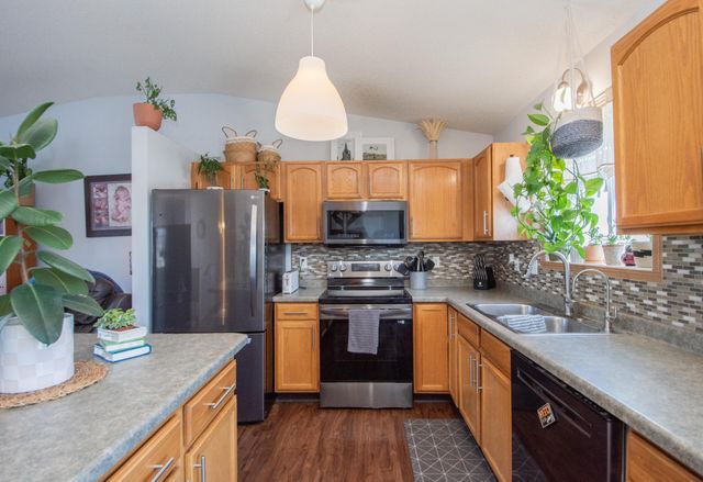 1884 Huntington Lane, West Fargo, ND 58078