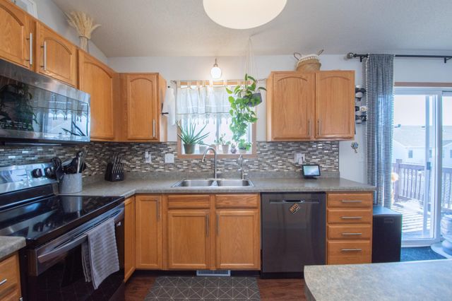 1884 Huntington Lane, West Fargo, ND 58078