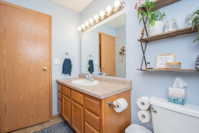 1884 Huntington Lane, West Fargo, ND 58078