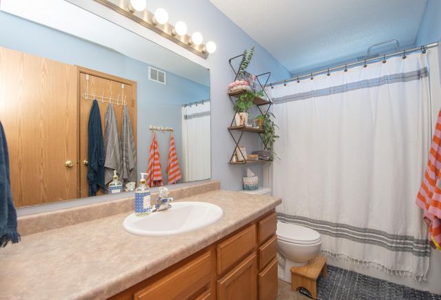 1884 Huntington Lane, West Fargo, ND 58078