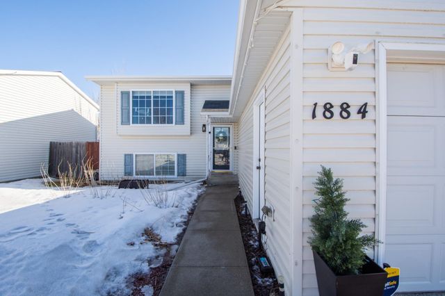 1884 Huntington Lane, West Fargo, ND 58078