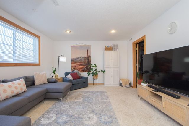 1884 Huntington Lane, West Fargo, ND 58078