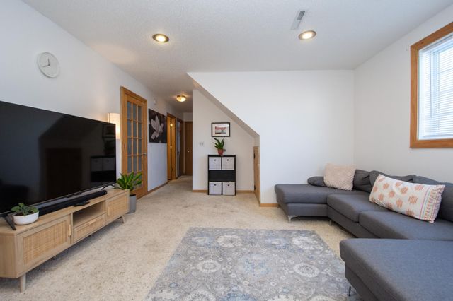 1884 Huntington Lane, West Fargo, ND 58078