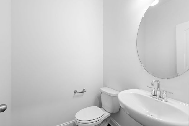 420 Palmetto Dr, Columbia, TN 38401