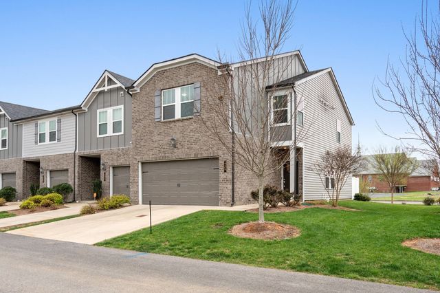 420 Palmetto Dr, Columbia, TN 38401