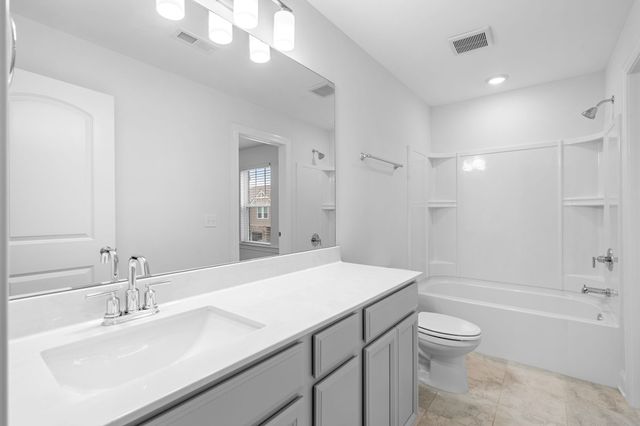 420 Palmetto Dr, Columbia, TN 38401