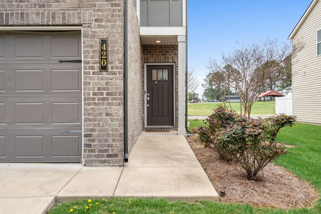 420 Palmetto Dr, Columbia, TN 38401